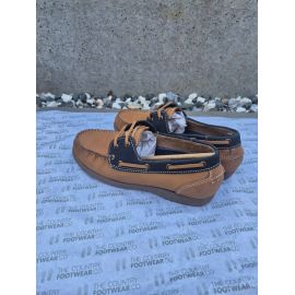 Dartmouth Honey and Navy Nubuck Deck Shoe, image 